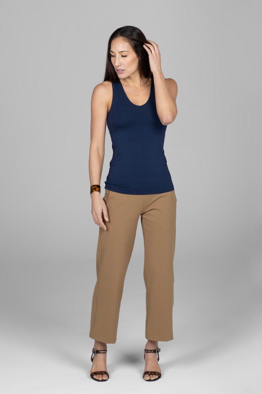 V-NECK TRAVEL TANK: MARINE NAVY
