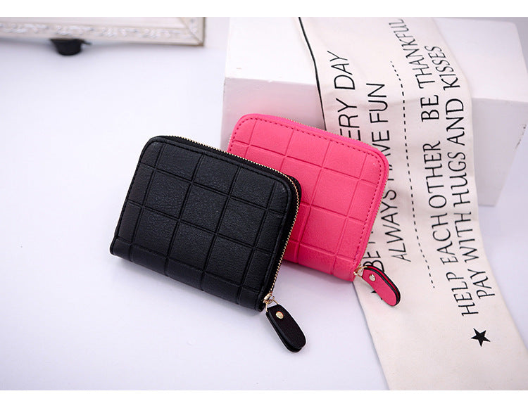 Lingge embossed coin purse