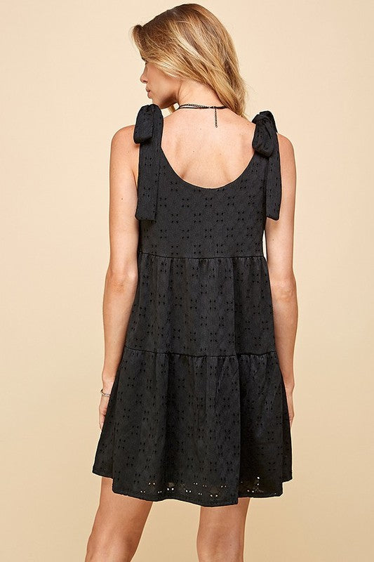 SOLID HOLLOW TIERED MIDI DRESS WITH RIBBON TIE