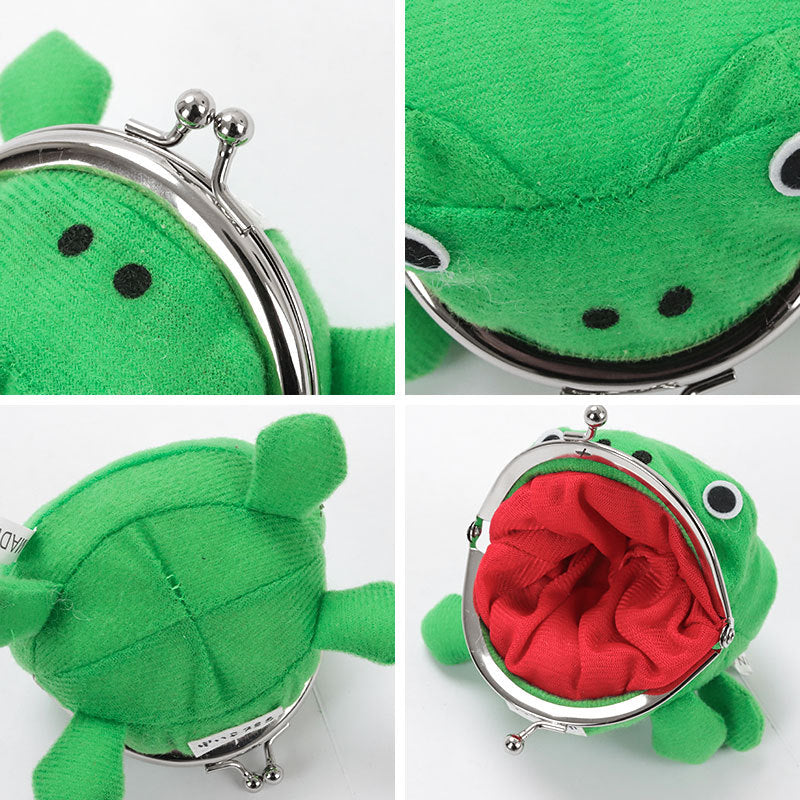 The Little Green Frog Made A Cute Coin Purse