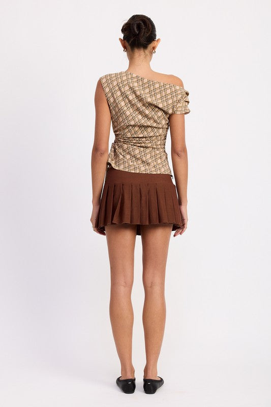 Versatile wear: dress up for parties or down for casual outings with minimal effort.