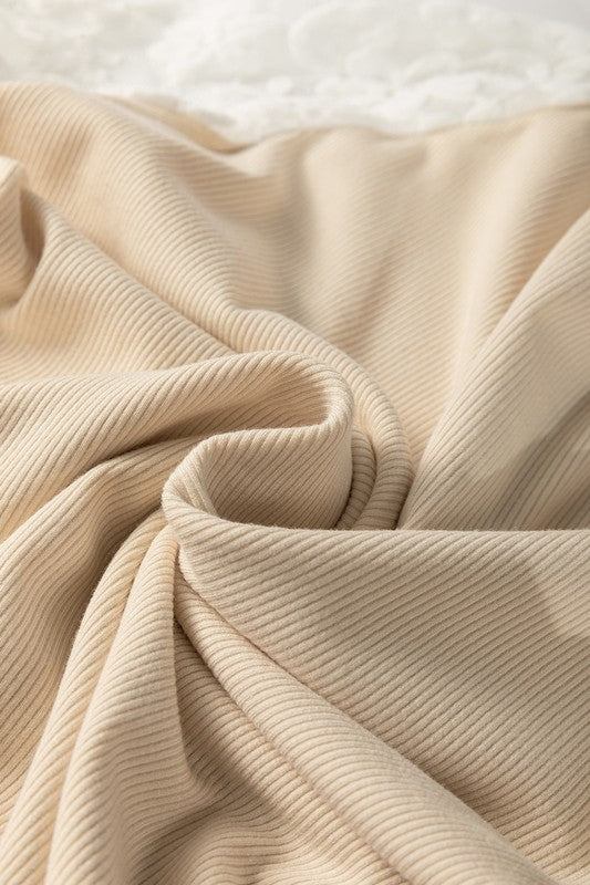 Subtle elegance suitable for various occasions.