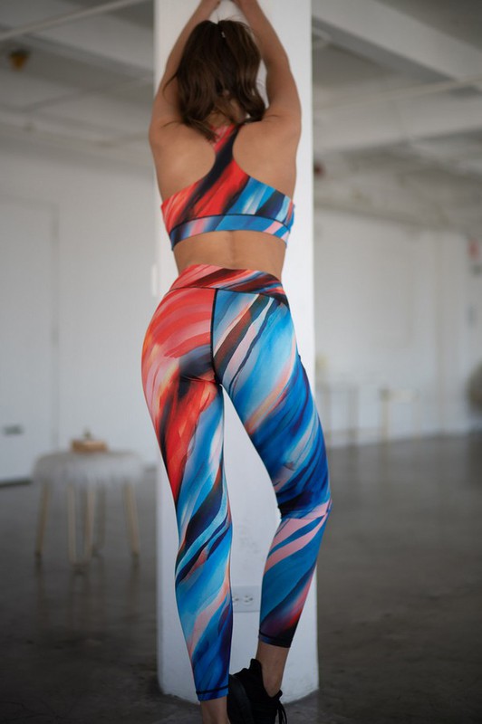 Turn your workout into a runway with these High Rise Watercolor Activewear Leggings. Featuring a dreamy splash of watercolor print and a sculpting high-rise fit, these leggings are made to move—and made to be seen. Whether you're flowing through yoga or powering through cardio, they’ll keep you supported, stylish, and totally unstoppable.