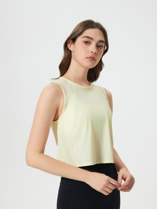 Flattering fit. Effortless style. The JupiterGear Round-Neck Cropped Tank is your new go-to for workouts, layering, and laid-back days. With a clean round neckline and a cropped silhouette that hits just right, this tank blends sporty function with everyday fashion.
