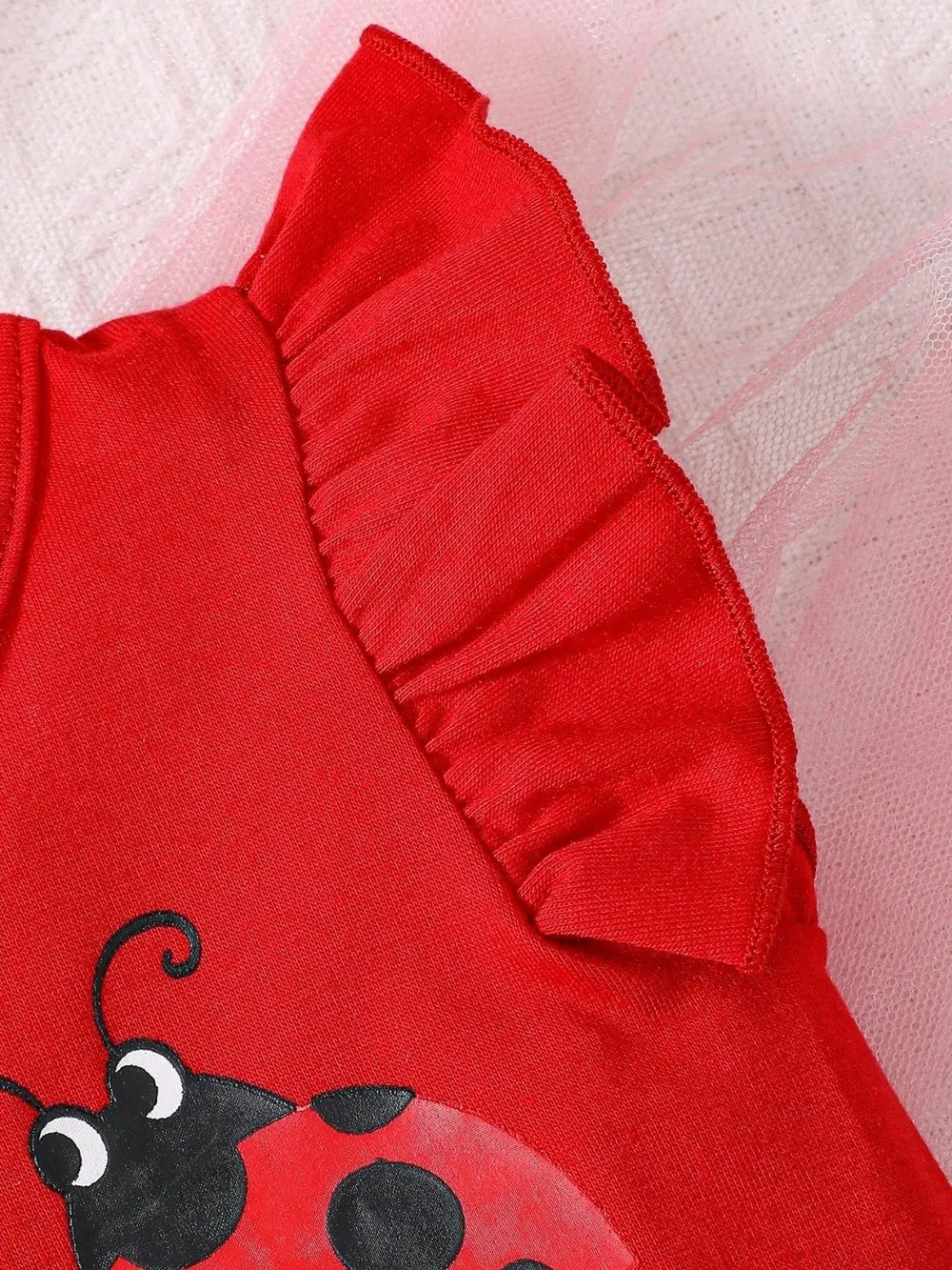 Baby outfit set with ladybug print: short-sleeve top and matching bottoms in soft fabric (sizes 6 months to 3 years)