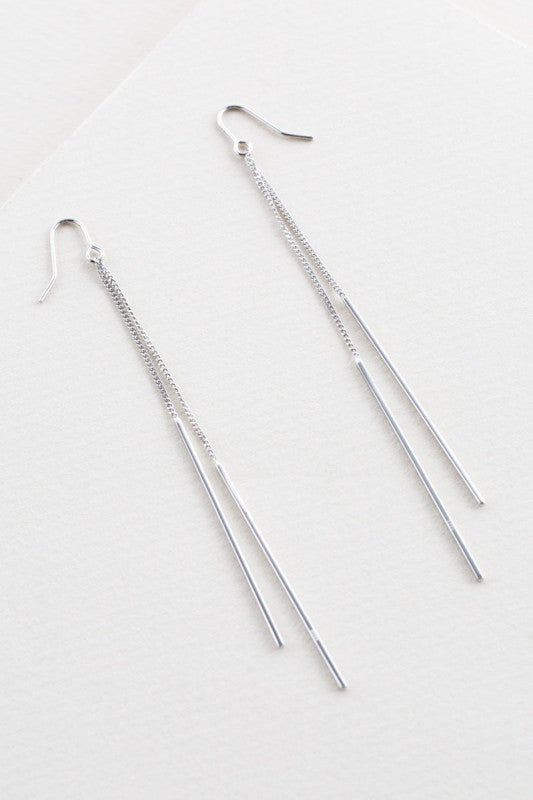 Botanical grace. Sterling shine. The Linden Dangle Earrings in Sterling Silver are a tribute to nature’s quiet beauty. Featuring delicately sculpted linden leaf motifs, these earrings offer a graceful silhouette and timeless shimmer—perfect for everyday elegance or special occasions.