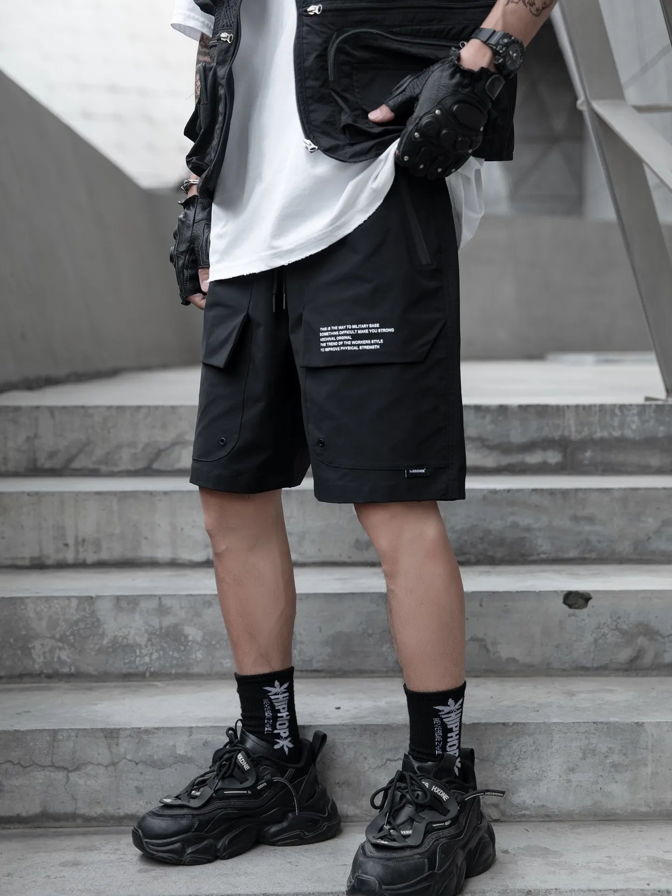 These men's plus-size drawstring shorts offer a comfortable, adjustable fit with a relaxed silhouette and breathable fabric for everyday wear.