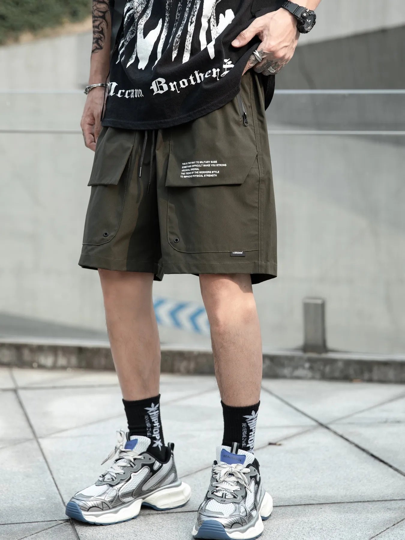 These men's plus-size drawstring shorts offer a comfortable, adjustable fit with a relaxed silhouette and breathable fabric for everyday wear