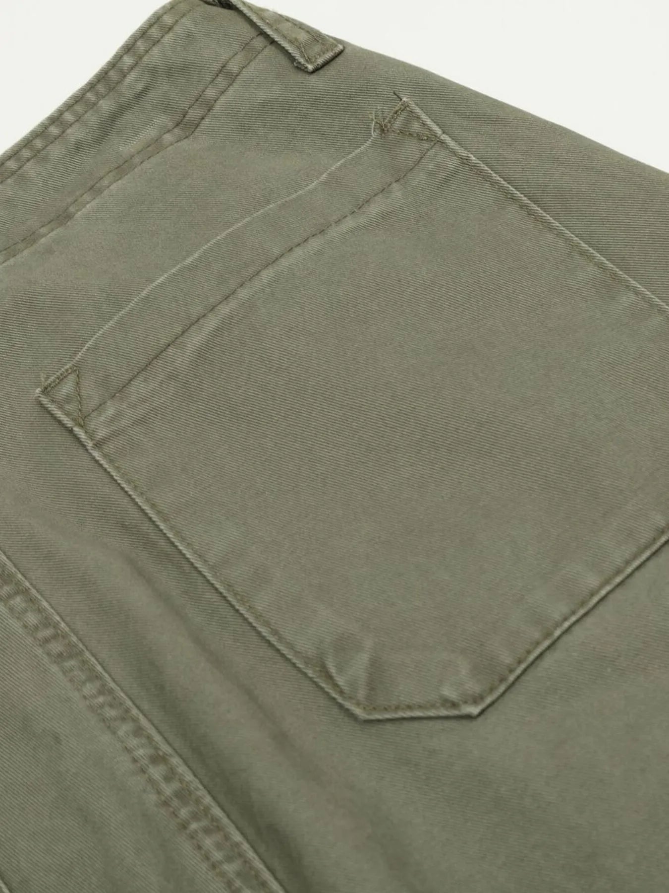 Utility meets attitude. These wide-leg cargo pants are built for movement, style, and everyday versatility. Whether you're hitting the streets or chilling off-duty, they deliver comfort with a bold silhouette.