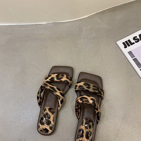 French Minority Sandals Flat shoes Sense of design Sandals 2023 new pattern Leopard Print