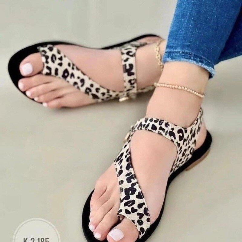Women's Sandals 2022 Summer New Fashion Outdoor Leopard Print Clip-toe Round Head Beach Trend Flat Flip-flops Plus Size 35~43