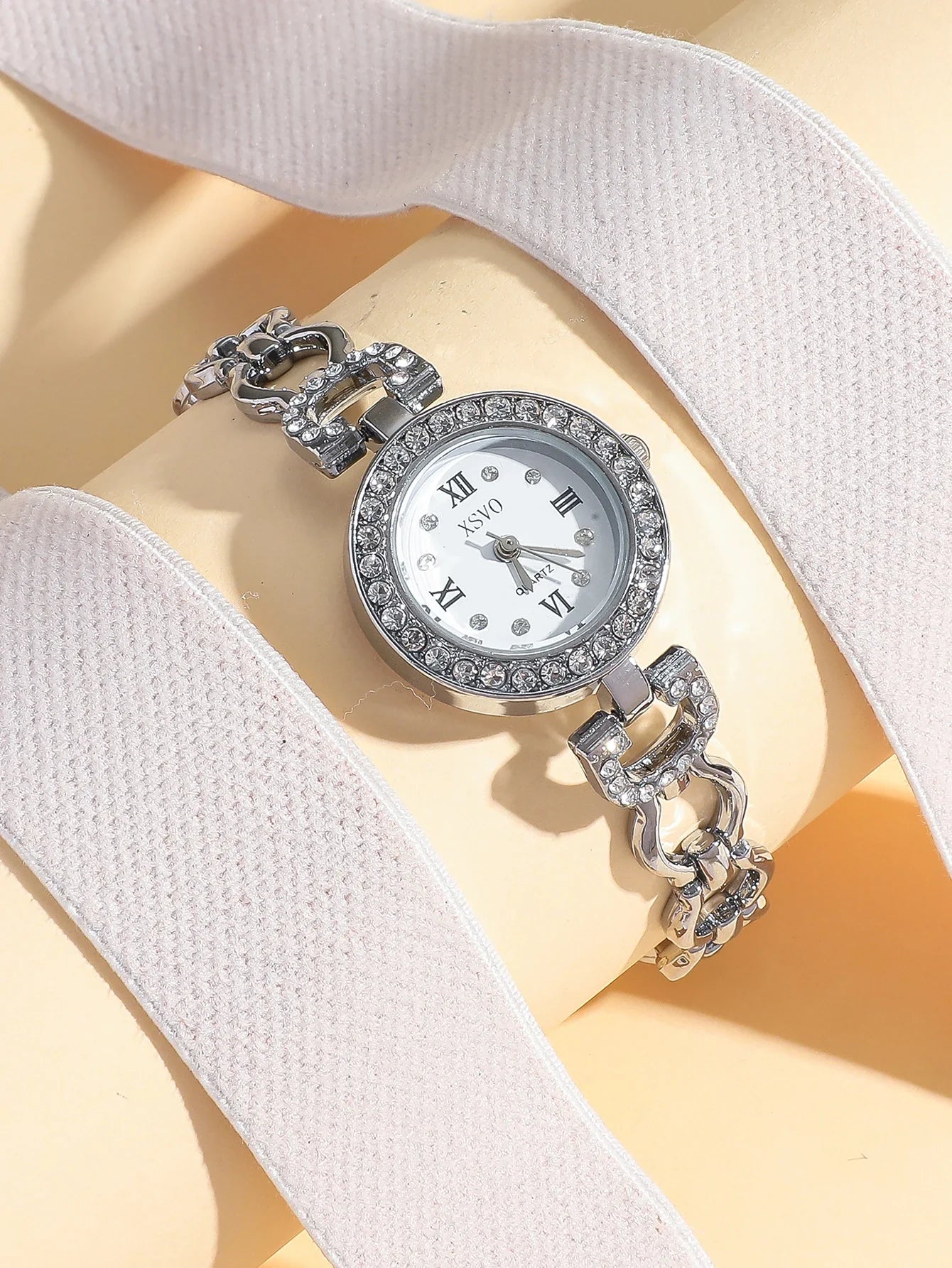 Exquisite Diamond Point Scale Dial Simple Steel Belt Quartz Watch