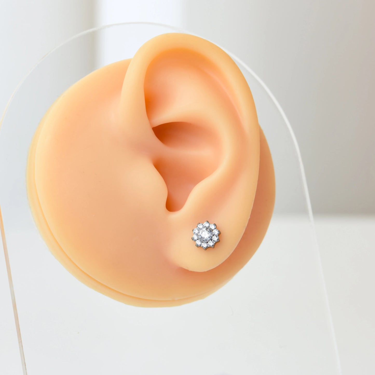 1pcs ASTM F136 Titanium 16G CZ Labret Medusa Monroe Piercing Helix Cartilage Conch Tragus Lobe Stud Earring Piercing Jewelry