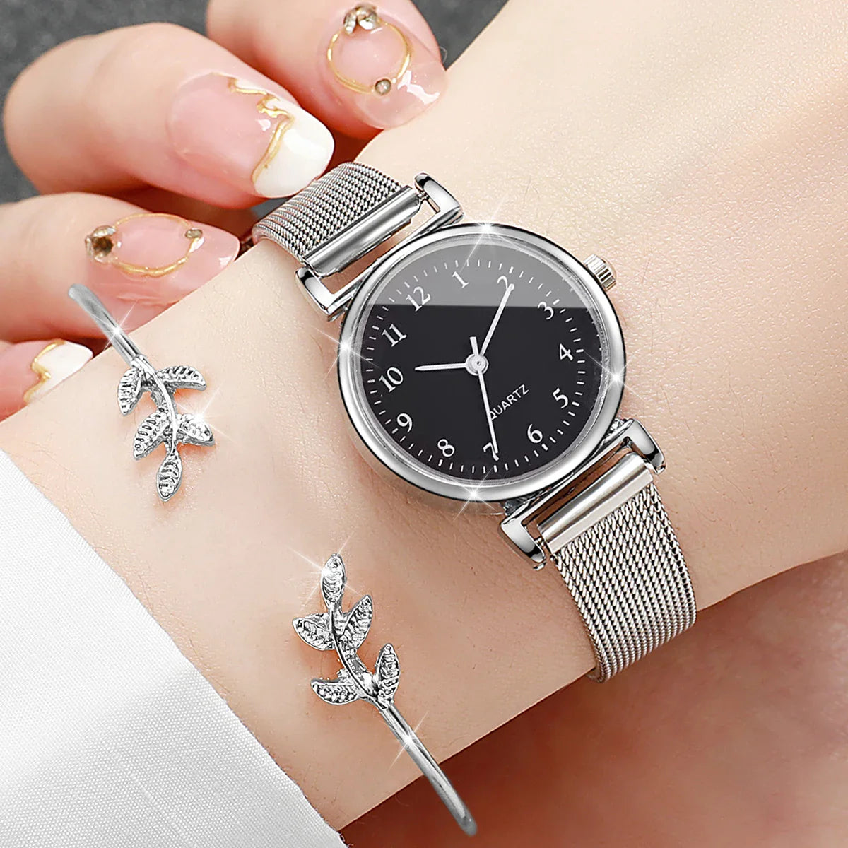 4PCS/Set Women's Watches Fashion Small Quartz Watch Casual Silver Band Wristwatches Bracelets(Without Box)
