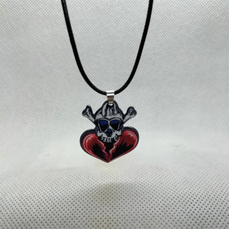 Yungqi Acrylic Bat Pendant Necklaces for Women Girl Minimalist Rope Chain Choker Halloween Animal Necklace Jewelry Collier