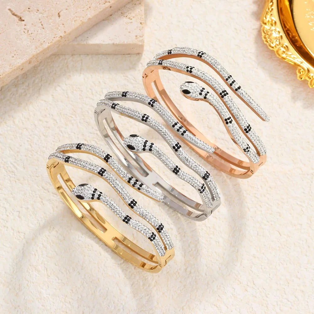 Fashionable and simple snake-shaped bracelet, rhinestone cobra snake head bracelet, gold-plated women's bracelet