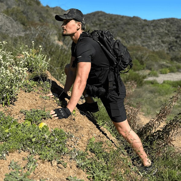 Built for battle and designed for dexterity, these Tactical Military Fingerless Airsoft Gloves are your go-to gear for airsoft, paintball, tactical training, and outdoor missions. With reinforced knuckles and breathable materials, they deliver the perfect balance of protection, flexibility, and grip—without sacrificing speed.