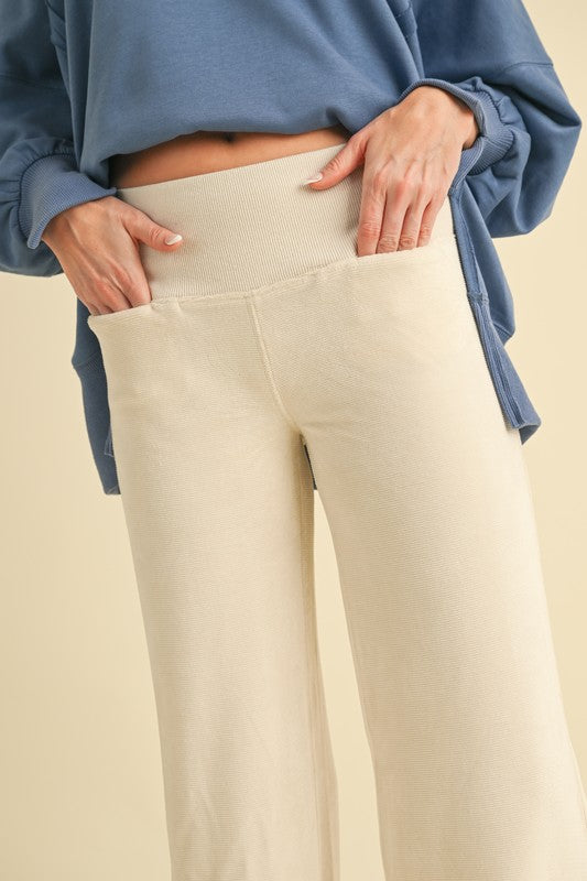 Say hello to your new favorite pants—sleek, flattering, and ready for anything. The Women’s Gini Pants are designed to move with you, whether you're powering through meetings, strolling the city, or kicking back in style. With a tailored silhouette and just the right amount of stretch, these pants are the definition of polished ease.