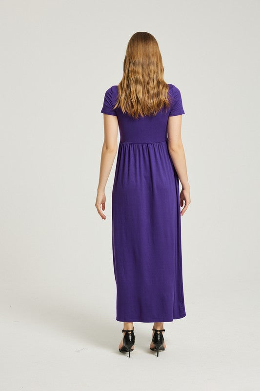 The Womens Summer Casual Maxi Dress with Pocket is a breezy, lightweight dress designed for everyday comfort, featuring a flowing silhouette and a convenient side pocket for practicality.