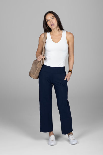 V-NECK TRAVEL TANK: IVORY