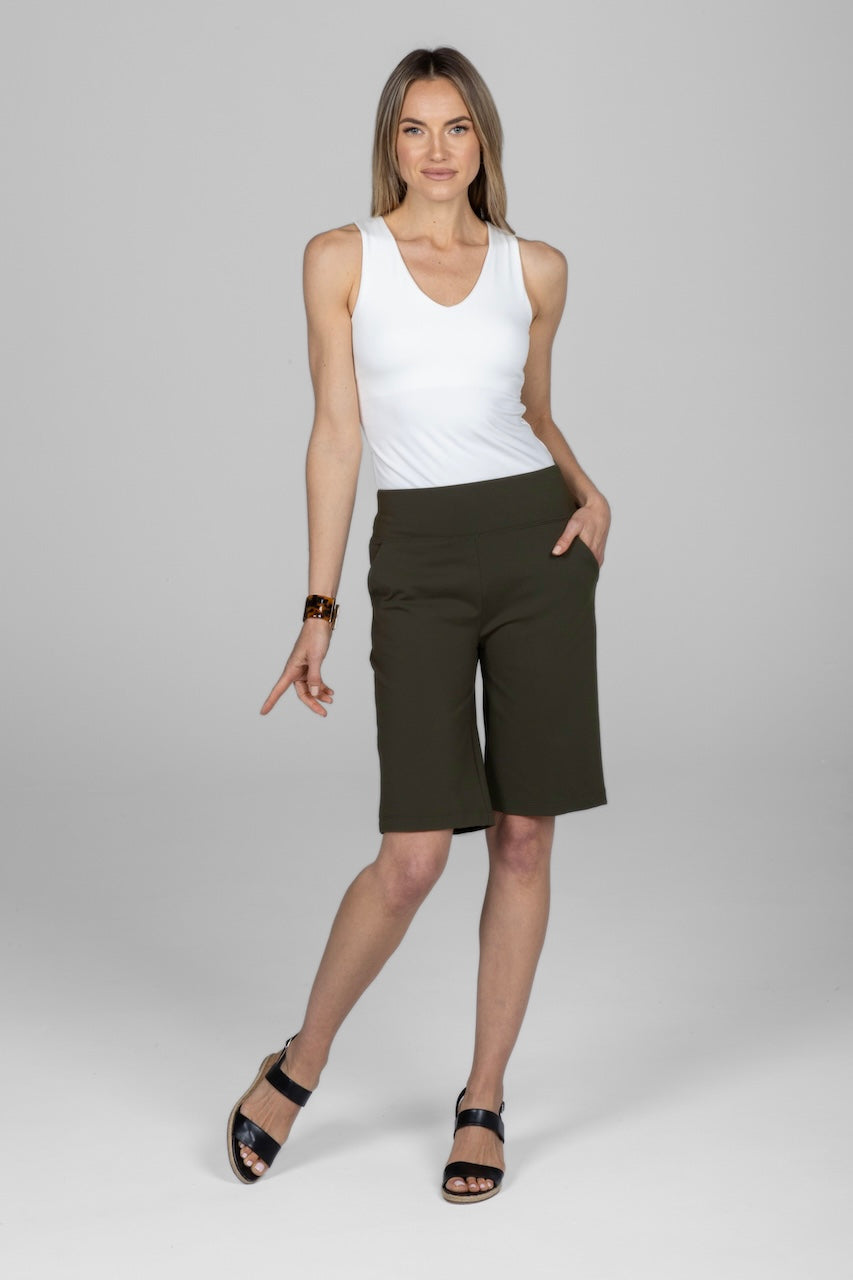 V-NECK TRAVEL TANK: IVORY