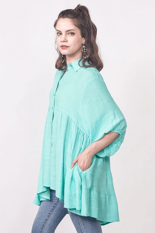 3/4 bubble sleeves give volume and stylish flair. 