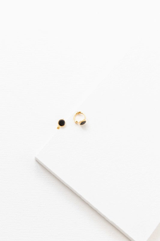 These Sunset Hoop Earrings blend warm ombré tones and shimmering accents to evoke the magic of twilight. Whether you're dressing for a beach party, a rooftop dinner, or just want to glow like the sky at dusk, these hoops bring the heat.