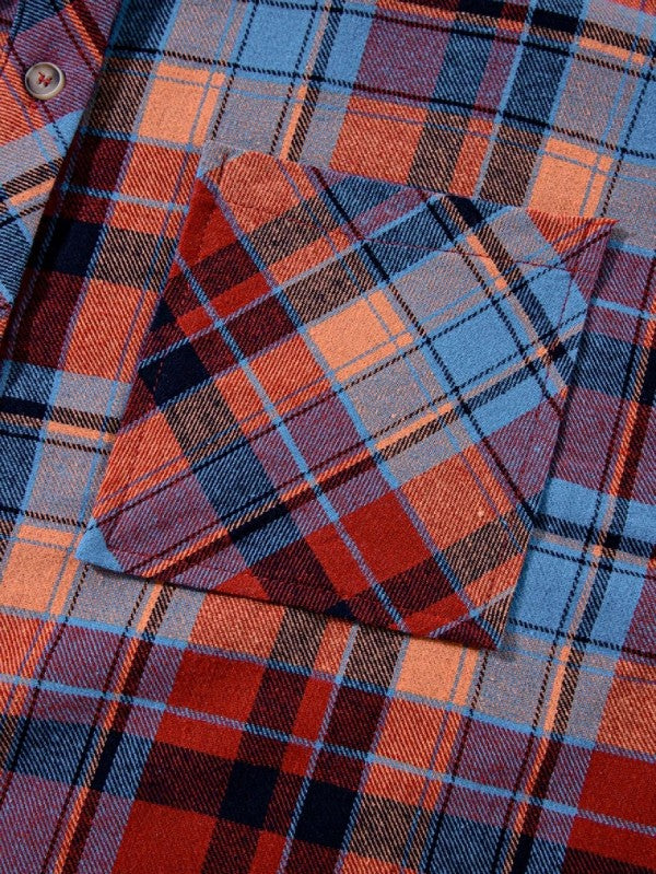 Collared neckline for a classic finish.