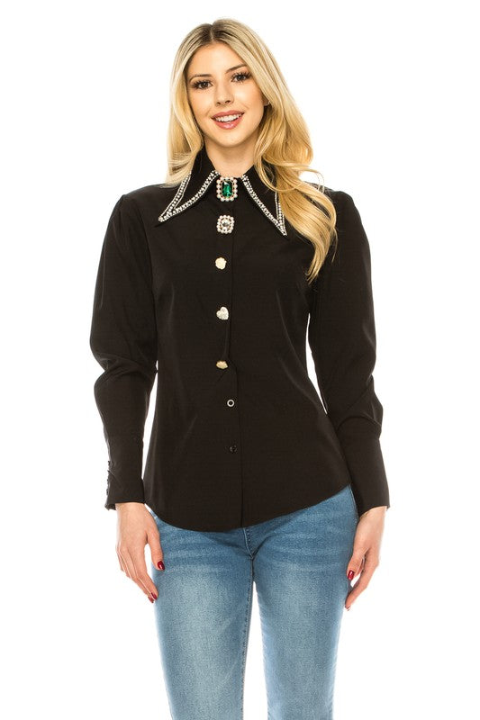 Collar adds structure and sophistication.