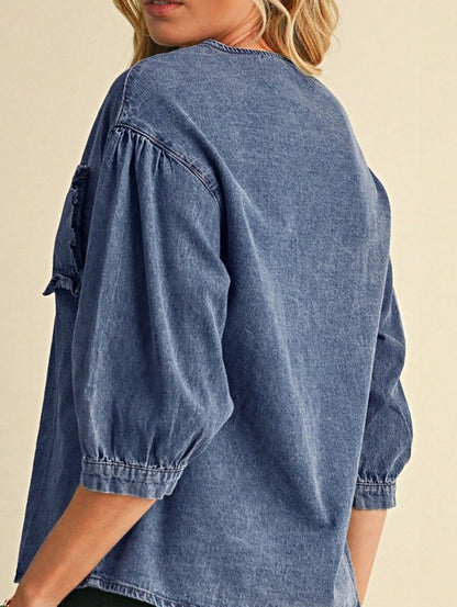 Lightweight yet durable fabric perfect for all-day use.