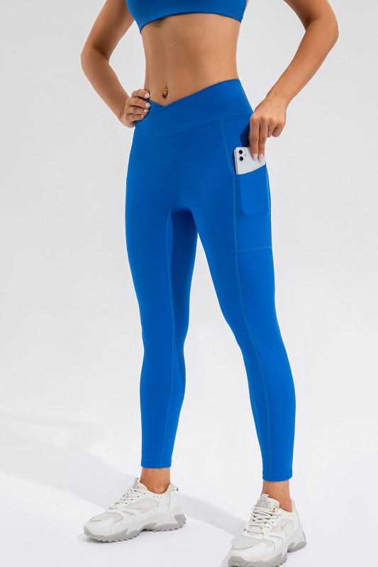 Sculpted fit. Serious function. The JupiterGear High-Waisted Leggings with Pockets are your new everyday MVP—made to move, built to flatter, and ready to hold your essentials. With a sleek high-rise waistband and deep side pockets, these leggings are as practical as they are polished.