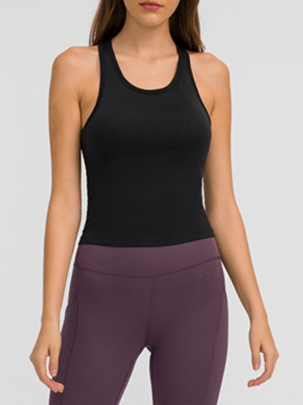 Smooth, sleek, and built to move. The JupiterGear Round Neck Racerback Tank is your everyday essential for workouts, errands, and everything in between. With a flattering round neckline and a racerback cut that frees your shoulders, this tank blends performance with polish.
