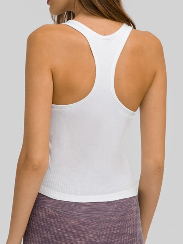Smooth, sleek, and built to move. The JupiterGear Round Neck Racerback Tank is your everyday essential for workouts, errands, and everything in between. With a flattering round neckline and a racerback cut that frees your shoulders, this tank blends performance with polish.