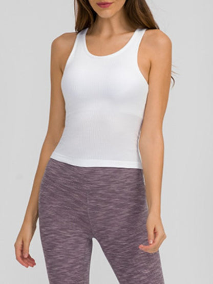 Smooth, sleek, and built to move. The JupiterGear Round Neck Racerback Tank is your everyday essential for workouts, errands, and everything in between. With a flattering round neckline and a racerback cut that frees your shoulders, this tank blends performance with polish.