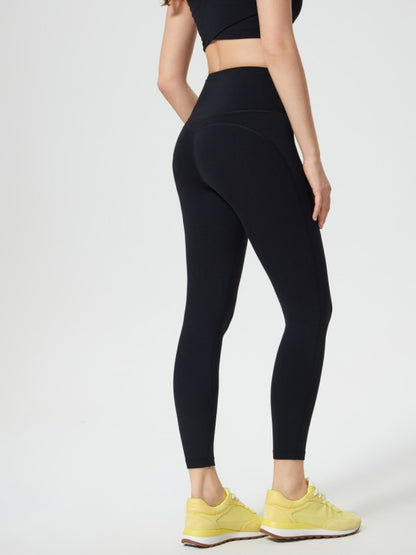 These leggings don’t just fit—they flatter. The JupiterGear Wide Waistband Leggings are your secret weapon for looking fierce and feeling unstoppable. Designed with a high-rise, wide waistband that smooths, shapes, and stays put, they’re built for movement and made for compliments.