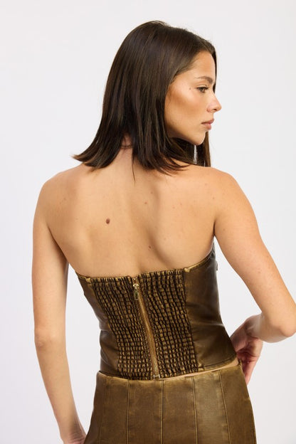 Statement top perfect for night outs and parties.