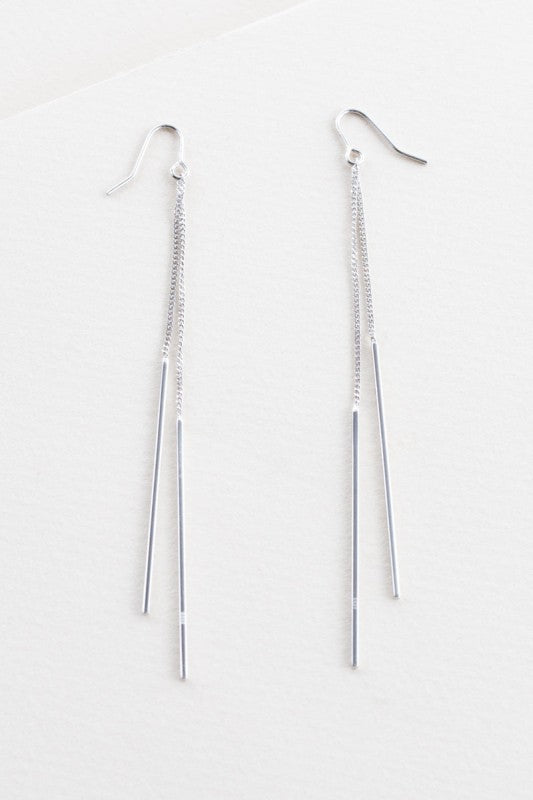 Botanical grace. Sterling shine. The Linden Dangle Earrings in Sterling Silver are a tribute to nature’s quiet beauty. Featuring delicately sculpted linden leaf motifs, these earrings offer a graceful silhouette and timeless shimmer—perfect for everyday elegance or special occasions.