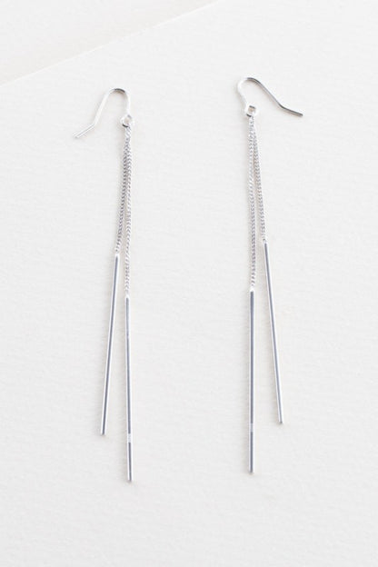 Botanical grace. Sterling shine. The Linden Dangle Earrings in Sterling Silver are a tribute to nature’s quiet beauty. Featuring delicately sculpted linden leaf motifs, these earrings offer a graceful silhouette and timeless shimmer—perfect for everyday elegance or special occasions.
