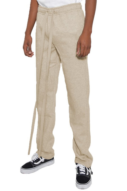 These sweatpants are your go-to for comfort that doesn’t quit. Crafted from thick, breathable cotton fleece, they deliver warmth without the bulk—perfect for chilly mornings, laid-back weekends, or post-workout recovery