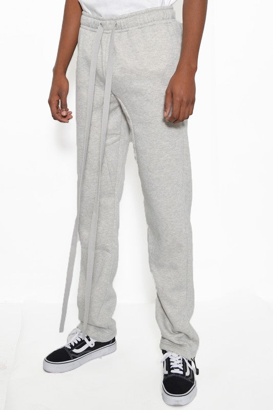 These sweatpants are your go-to for comfort that doesn’t quit. Crafted from thick, breathable cotton fleece, they deliver warmth without the bulk—perfect for chilly mornings, laid-back weekends, or post-workout recovery