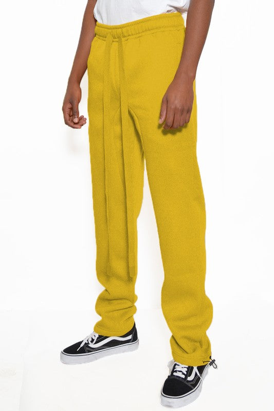 These sweatpants are your go-to for comfort that doesn’t quit. Crafted from thick, breathable cotton fleece, they deliver warmth without the bulk—perfect for chilly mornings, laid-back weekends, or post-workout recovery