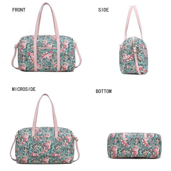 Stylish quilted bag featuring a classic pattern and ample space for essentials.