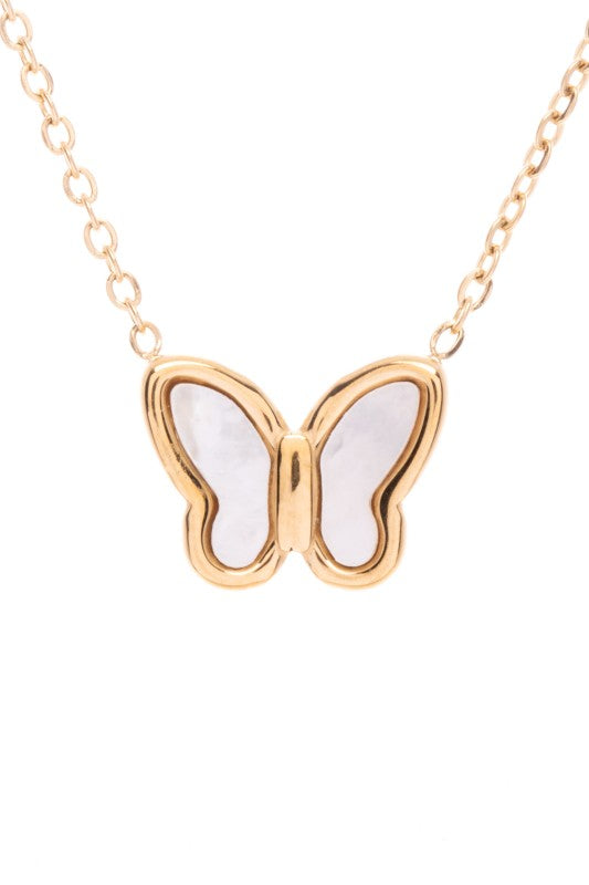 Gold chain bracelet featuring a series of polished oval links for a classic and elegant look.