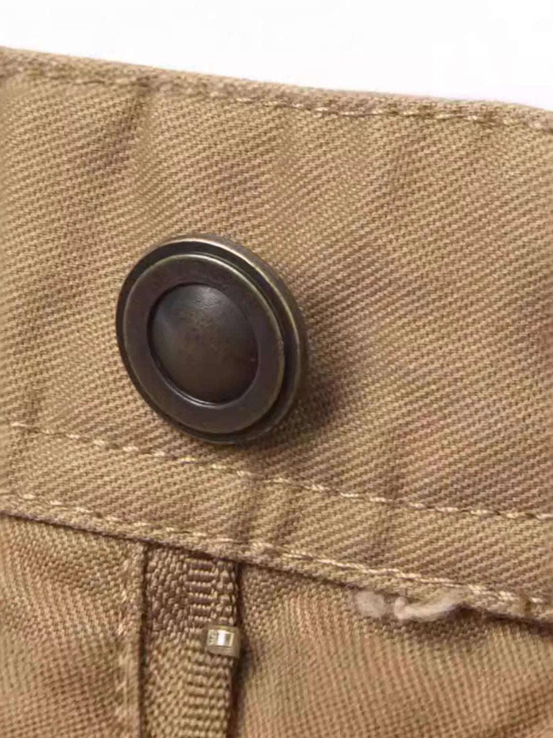 Function meets fashion. These cargo pants are built for everyday utility with a street-smart edge. Whether you're on the move or kicking back, they deliver comfort, durability, and style in one go.