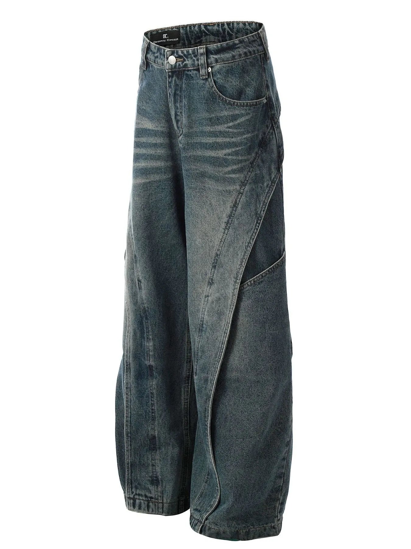 Built to stand out. These panel-washed jeans fuse rugged texture with modern tailoring, giving you a bold denim upgrade that’s anything but basic.