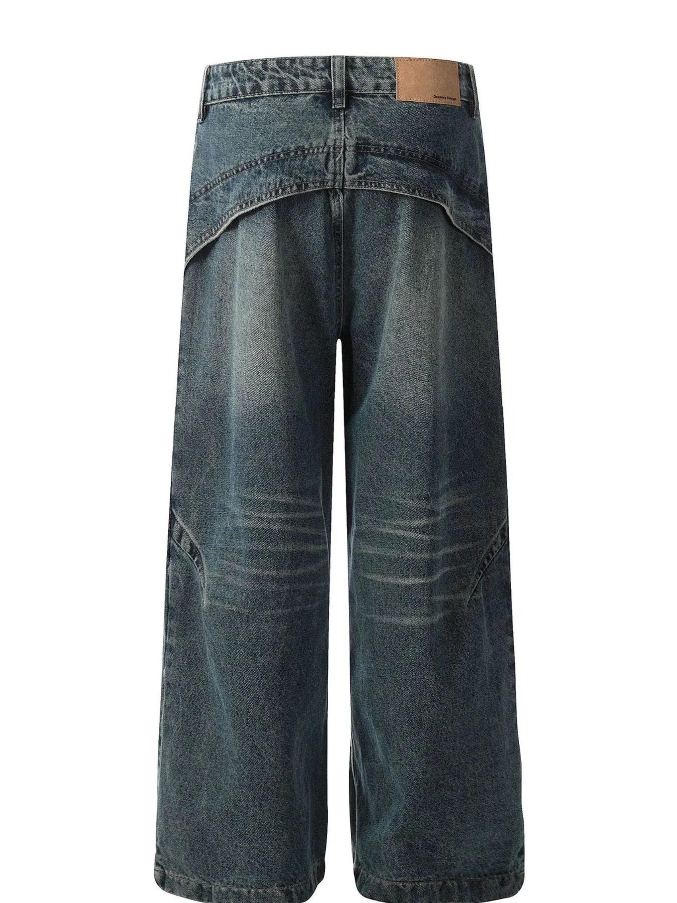 Built to stand out. These panel-washed jeans fuse rugged texture with modern tailoring, giving you a bold denim upgrade that’s anything but basic.