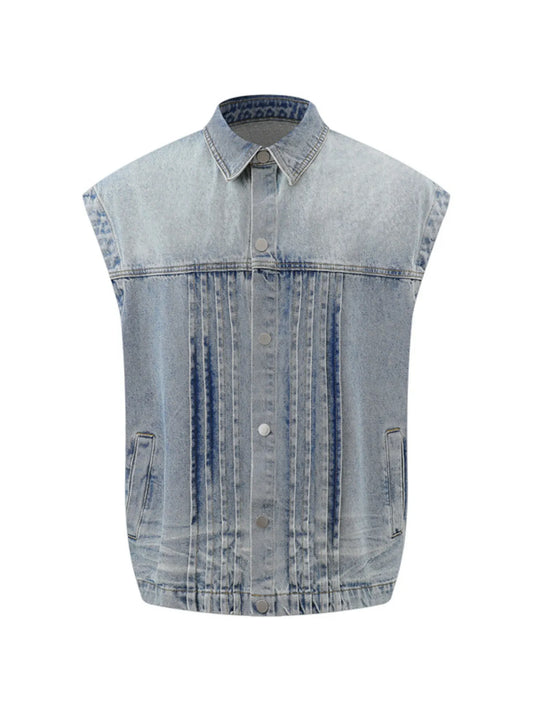 This men's plus-size sleeveless vintage washed denim jacket combines rugged, retro-inspired styling with a comfortable, relaxed fit for versatile, on-trend outerwear.