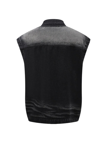 This men's plus-size sleeveless vintage washed denim jacket combines rugged, retro-inspired styling with a comfortable, relaxed fit for versatile, on-trend outerwear.