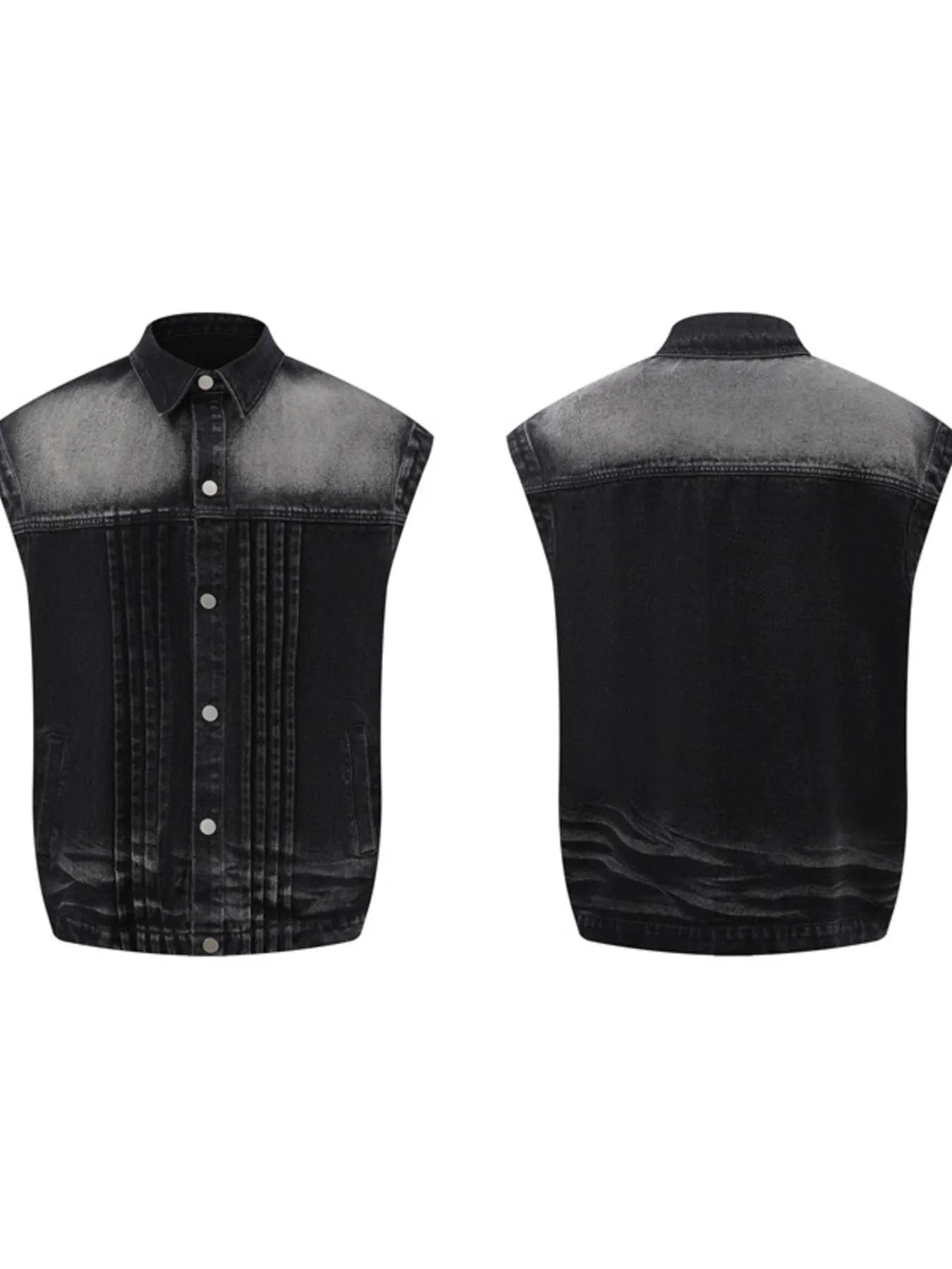 This men's plus-size sleeveless vintage washed denim jacket combines rugged, retro-inspired styling with a comfortable, relaxed fit for versatile, on-trend outerwear.