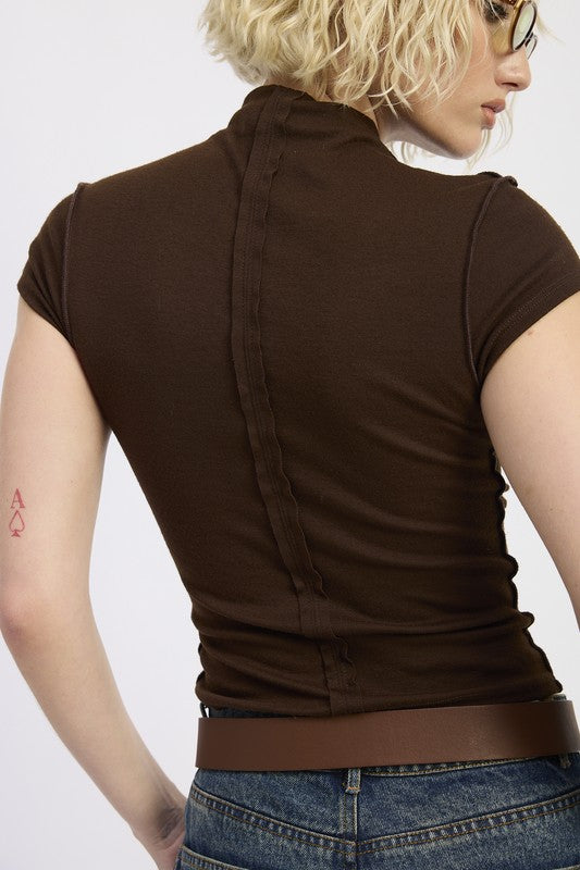 Subtle stretch thanks to Spandex content helps with comfort and mobility. 